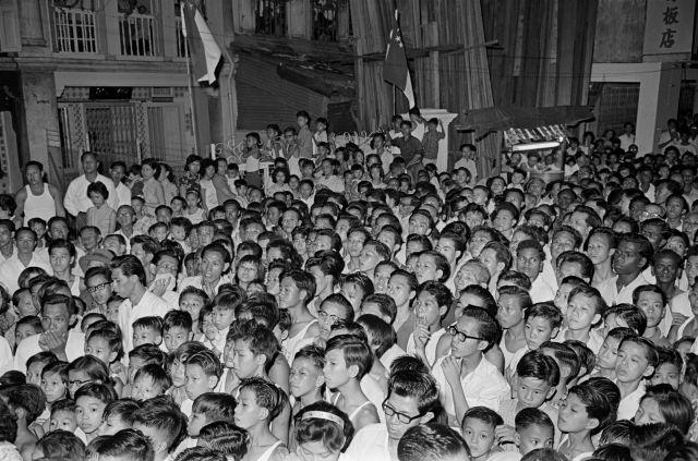 Visit to Crawford, Rochor & Kampong Glam Constituency - Residents gathered at the Prime Minister's visit