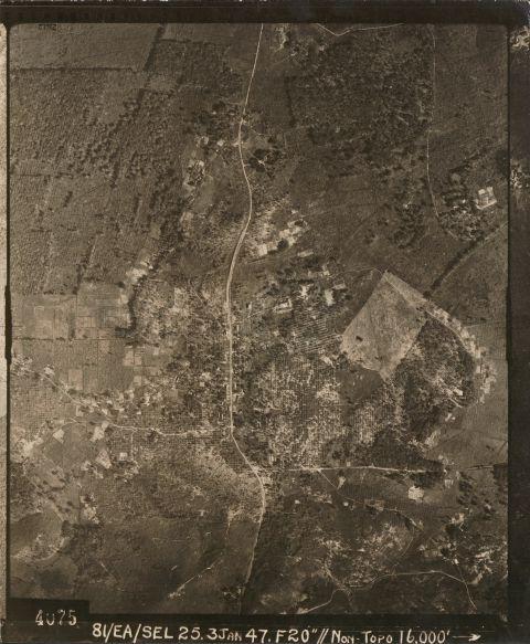 Jalan Boon Lay from top to bottom. Top is north. Center of frame is near present day Chin Bee area.