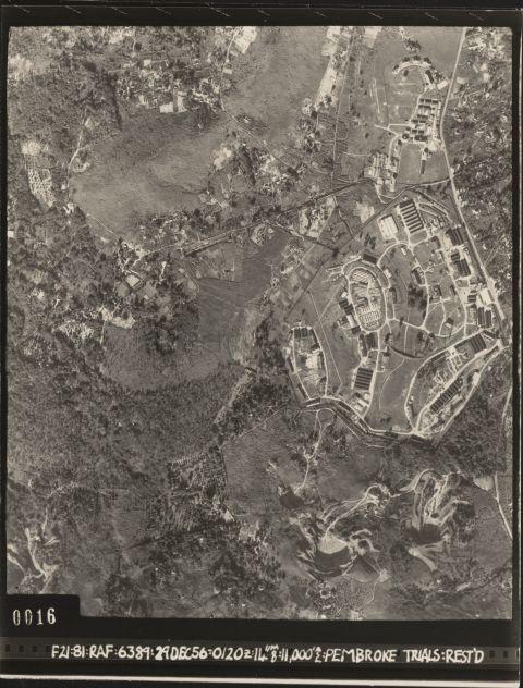 This is the British Ordnance Base (BOD) at 12ms Choa Chu Kang Road (right centre).The base is also known as Keat Hong Camp and was later used by the SAF General Supply Base. It was there fresh conscripts for National Service went to collect their uniforms, boots and other items that were put in a duffel bag, on their way to Basic Military Training. The granite quarries at bottom right are the Seng Hup Quarry (left) and Ideal Home Quarry (right) along Jalan Perang. The farmland on the left is West Bukit Timah region which would become Bukit Gombak HDB new Town in future.