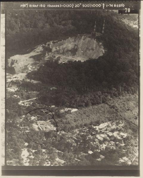 Hindhede Quarry at Bukit Timah Hill. Kampong at bottom right is called Kampong Quarry at Hindhede Road.
