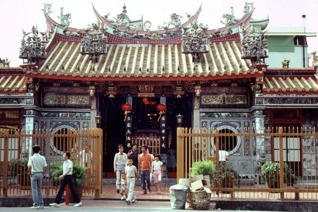 Leong San See Temple at 371 Race Course Road