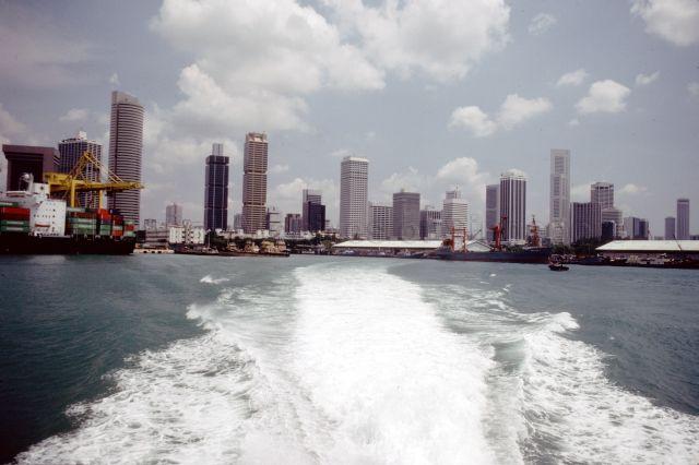 Singapore harbour with skyscrapers in the background