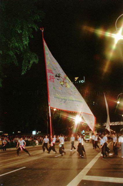 Giant flag balancing act at Chingay 21