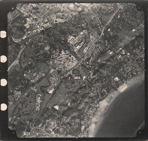 Frame centers around modern day NUS/Science Park locality. South Bouna Vista road can be seen meandering across Kent Ridge top center of frame. Main road from bottom right to top right is Ayer Rajah Road.