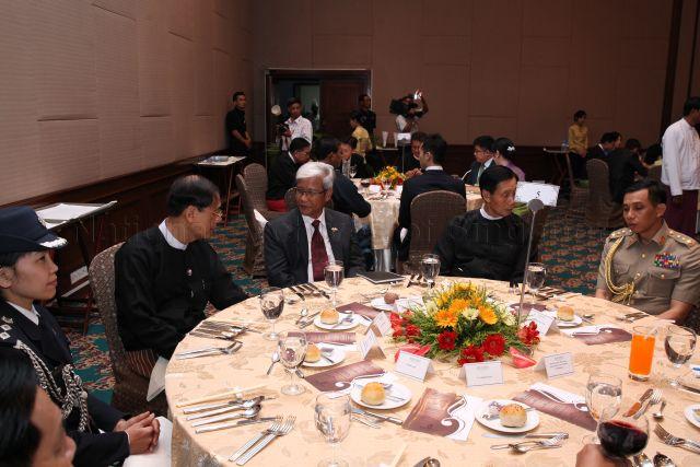 Dinner hosted by HE U Ye Myint, Chief Minister of Mandalay Region, for President Tony Tan at Amanpura Ballroom Foyer, Sedona Hotel Mandalay