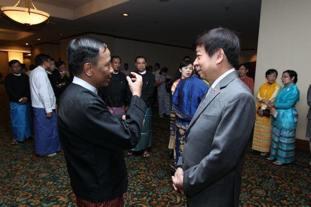 Chief Minister of Yangon He U Myint Swe (left) chatting with Minister for National Development Mr Khaw Boon Wan