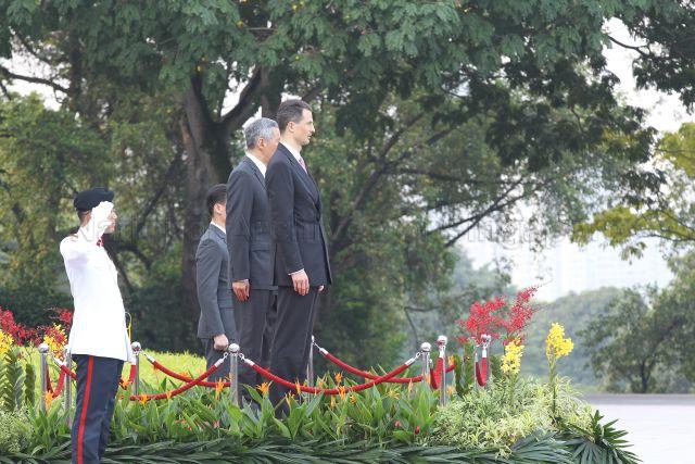 Taken at: Welcome Ceremony for His Serene Highness Hereditary Prince Alois Philipp Maria of Liechtenstein at Istana<br />Pictured: Prime Minister Lee Hsien Loong and His Serene Highness Hereditary Prince Alois Philipp Maria of Liechtenstein