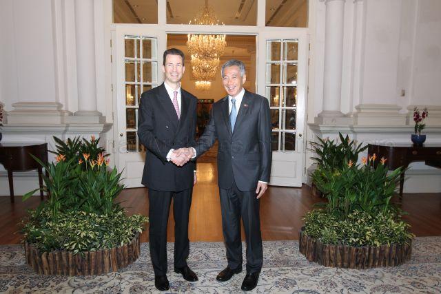 Taken at: His Serene Highness Hereditary Prince Alois Philipp Maria of Liechtenstein calling on Prime Minister Lee Hsien Loong at the Istana<br />Pictured: His Serene Highness Hereditary Prince Alois Philipp Maria of Liechtenstein and Prime Minister Lee Hsien Loong