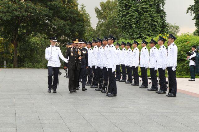 Chief of National Police of Indonesia General Timur Pradopo (with a moustache) inspecting guard of honour during ceremonial welcome at Istana