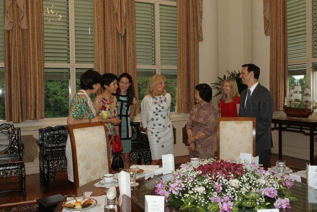 Dr Jill Biden (wearing white dress), wife of Vice President of the United States of America Joe Biden and her daughter, Ashley Biden (third from left) and son-in-law, Dr Howard Krein (right) attending tea at the Istana hosted by Mrs Mary Tan (third from right), wife of President Tony Tan Keng Yam. Also present is Senior Minister of State, Ministry of Law and Ministry of Education, Indranee Rajah (second from left).