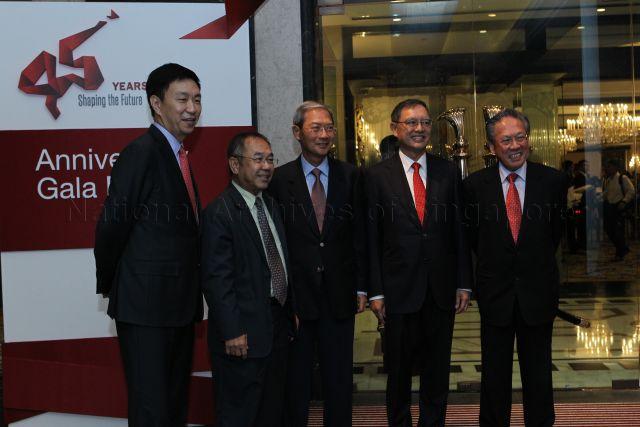 (From left to right) Keppel Corporation Chief Financial Officer Loh Chin Hua, Keppel Offshore & Marine Chief Operating Officer Tong Chong Heong, Keppel Corporation Chairman Dr Lee Boon Yang, Chief Executive Officer (CEO) of Keppel Corporation Choo Chiau Beng and Keppel Telecommunications & Transportation Ltd Chairman Teo Soon Hoe attending Keppel Corporation's 45th anniversary gala dinner at the Island Ballroom, Shangri-La Hotel.