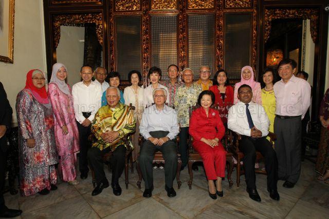 President Tony Tan and his wife Mrs Mary Tan posing for a