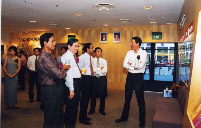 Minister for Education Teo Chee Hean touring Temasek Polytechnic's campus during the school's 10th anniversary celebration<br />