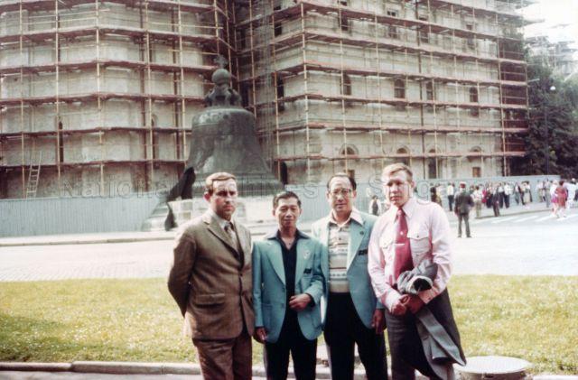 Chia Boon Leong and Yap Boon Chuan, another Football Association of Singapore (FAS) official are posing in front of the Tsar Bell in Moscow with two Caucasian gentlemen. Football Association of Singapore team was on a goodwill tour of the USSR under the Cultural Exchange Programme. 