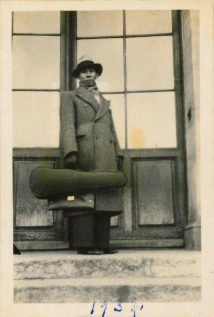 Goh Soon Tioe in front of the Geneva Conservatory of Music