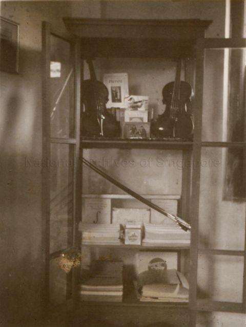 Interior of Goh Soon Tioe's first studio, Oldham Lane Studio which was situated on top of a garage in Orchard Road