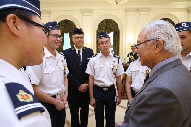 Taken at: President’s Award Presentation Ceremony 2014 for The Boys’ Brigade in the State Room at the Istana Pictured: Guest-of-Honour President Tony Tan Keng Yam, President of The Boy's Brigade Dr Ho Yew Kee, award recipients Senior Cadet Lieutenants Andre Hui Fang Zheng, Daniel Koh Hsien Yang and Pang Lon Kai