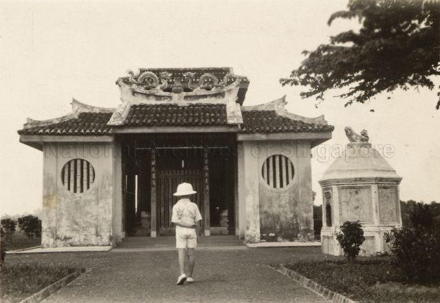 This is the temple that stood in Bukit Brown Chinese Cemetery near the roundabout near the main entrance road off the junction of Sime Road and Kheam Hock Road.