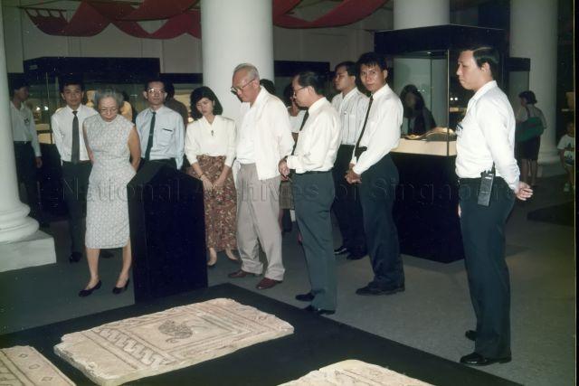 Prime Minister and Mrs Lee Kuan Yew viewing artefacts at exhibition "The King's Highway: art and culture of Jordan, 9,000 years" during their visit to Empress Place Museum