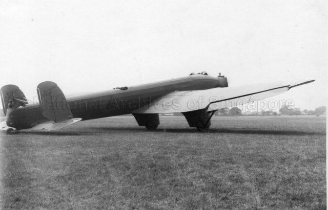 Photograph of an aircraft Fairey Hendon on a field.