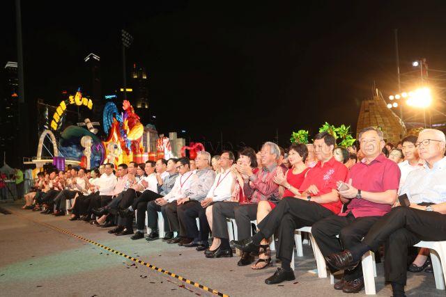 Official opening and lighting-up ceremony of the River Hongbao 2017 at The Float @ Marina Bay Pictured: Deputy Prime Minister Teo Chee Hean, his wife Chew Poh Yim, Minister in the Prime Minister's Office Chan Chun Sing, Minister for Health Gan Kim Yong, Member of Parliament for Pasir Ris-Punggol Group Representation Constituency (GRC) Sun Xue Ling, Member of Parliament for Bishan-Toa Payoh GRC Chong Kee Hiong, President of the Singapore Chinese Chamber of Commerce & Industry Thomas Chua and President of the Singapore Federation of Chinese Clan Associations Chua Thian Poh