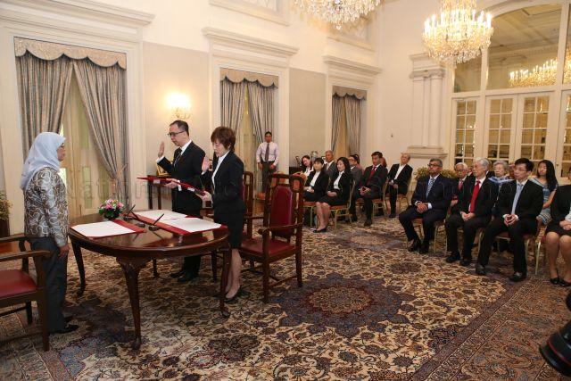 Taken at: Swearing-in and appointment of High Court Judges of the Supreme Court presided by President Halimah Yacob at the Istana Pictured: President Halimah Yacob, High Court Judges-designate of the Supreme Court Judicial Commissioner (JC) Aedit Abdullah, JC Hoo Sheau Peng and JC Thean Pik Yuen Valerie, High Court Judge-designate of the Supreme Court and Presiding Judge-designate of the Family Justice Courts JC Debbie Ong Siew Ling, Chief Justice Sundaresh Menon and Registrar of the Supreme Court Vincent Hoong Seng Lei