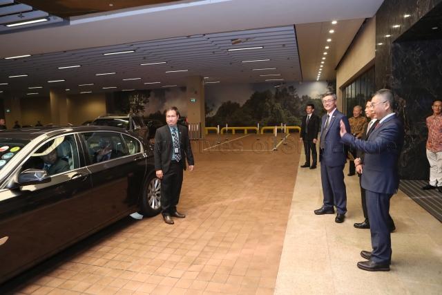 Taken at: National University of Singapore (NUS) Faculty of Arts and Social Sciences (FASS) STARS AWARDS 2018 at One Farrer Hotel & Spa. Pictured: Emeritus Senior Minister Goh Chok Tong (seated at the back of the car).