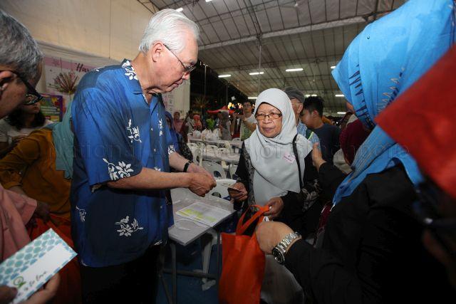 Taken at: Marine Parade Cluster (Marine Parade GRC, Macpherson and Mountbatten SMC) Harmony Iftar 2018 at Kampong Ubi Community Centre (CC)  Pictured: Emeritus Senior Minister Goh Chok Tong