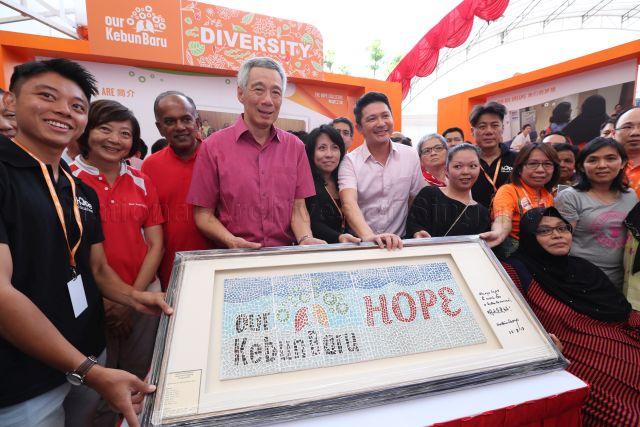 Taken at: Grand opening of &nbsp;Kebun Baru Community Club (KBCC) Ang Mo Kio Ave 4 &nbsp;Pictured: Guest-of-Honour Prime Minister Lee Hsien Loong, Minister for Home Affairs and Law K. Shanmugam, Members of Parliament for Nee Soon GRC Henry Kwek and Dr Lee Bee Wah