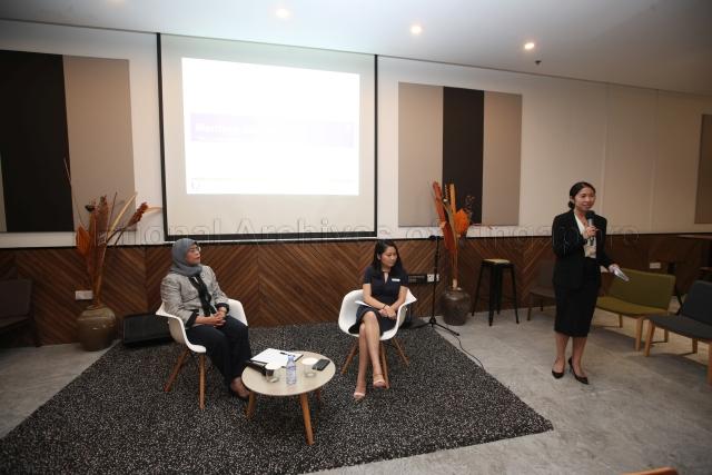 Taken at: Young Women's Leadership Connection (YWLC) session at the Singapore Management University (SMU). Pictured: President Halimah Yacob and YWLC Mentorship Director Goh Xin Ying.