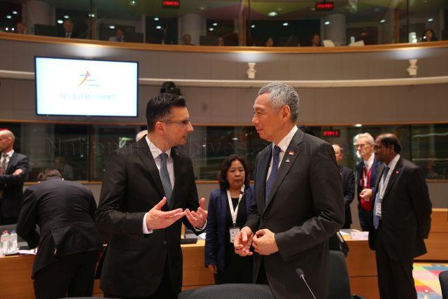 Taken at: The 12th Asia-Europe Meeting (ASEM) Summit and EU-ASEAN Leaders' Meeting at the Europa Building attended by Prime Minister Lee Hsien Loong during his official visit to Brussels in Belgium from 18 to 19 October &nbsp;Pictured: Prime Minister Lee Hsien Loong