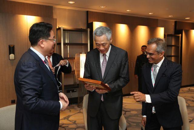 Taken at: 29th Inter-Pacific Bar Association (IPBA) Annual Meeting and Conference at the Raffles City Convention Centre Pictured: Prime Minister Lee Hsien Loong, IPBA President-Elect Francis Xavier and IPBA Vice President Jack (Zhi Qiang) Li
