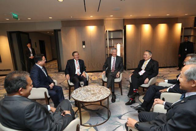 Taken at: 29th Inter-Pacific Bar Association (IPBA) Annual Meeting and Conference at the Raffles City Convention Centre Pictured: Prime Minister Lee Hsien Loong, IPBA President Perry Pe and IPBA Vice President Jack (Zhi Qiang) Li