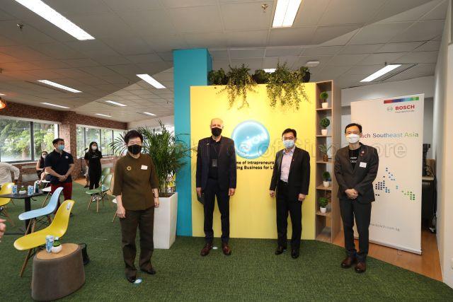 Taken at: Launch of Bosch’s Grow Innovation Hub in Singapore (Grow ASEAN) and Grow ASEAN’s first spin-off company AquaEasy in partnership with Economic Development Board (EDB) New Ventures at 38C Jalan Pemimpin Pictured: Deputy Prime Minister and Coordinating Minister for Economic Policies Heng Swee Keat, Permanent Secretary for National Research and Development and Public Sector Science and Technology Policy and Plans Office and Chairman of the Agency for Science, Technology and Research (A*STAR) Chan Lai Fung, Executive Vice President of New Ventures and Innovation at EDB Choo Heng Tong and President of Bosch in Southeast Asia Martin Hayes