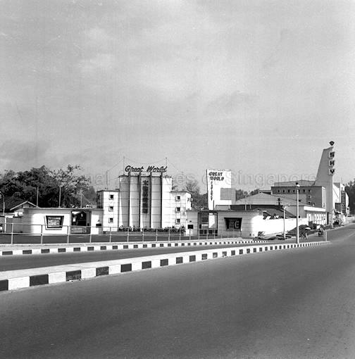 The Great World Amusement Park at Zion Road with the air-conditioned Sky Cinema owned by the Shaw Brothers on the right.
