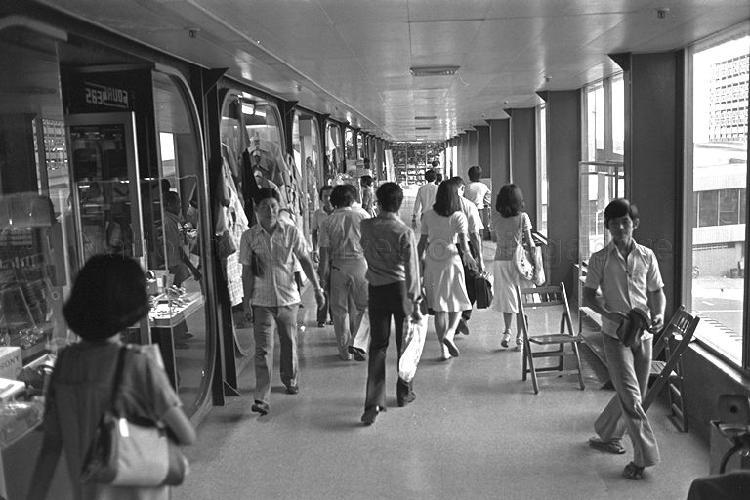 Change Alley Aerial Plaza, looking from Clifford Centre towards Clifford Pier.